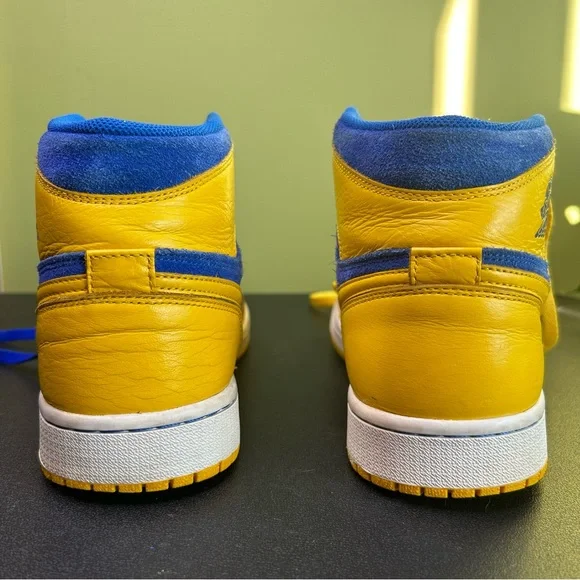 Air Jordan 1 Retro High OG "Laney" (2013) - Picture 6 of 9